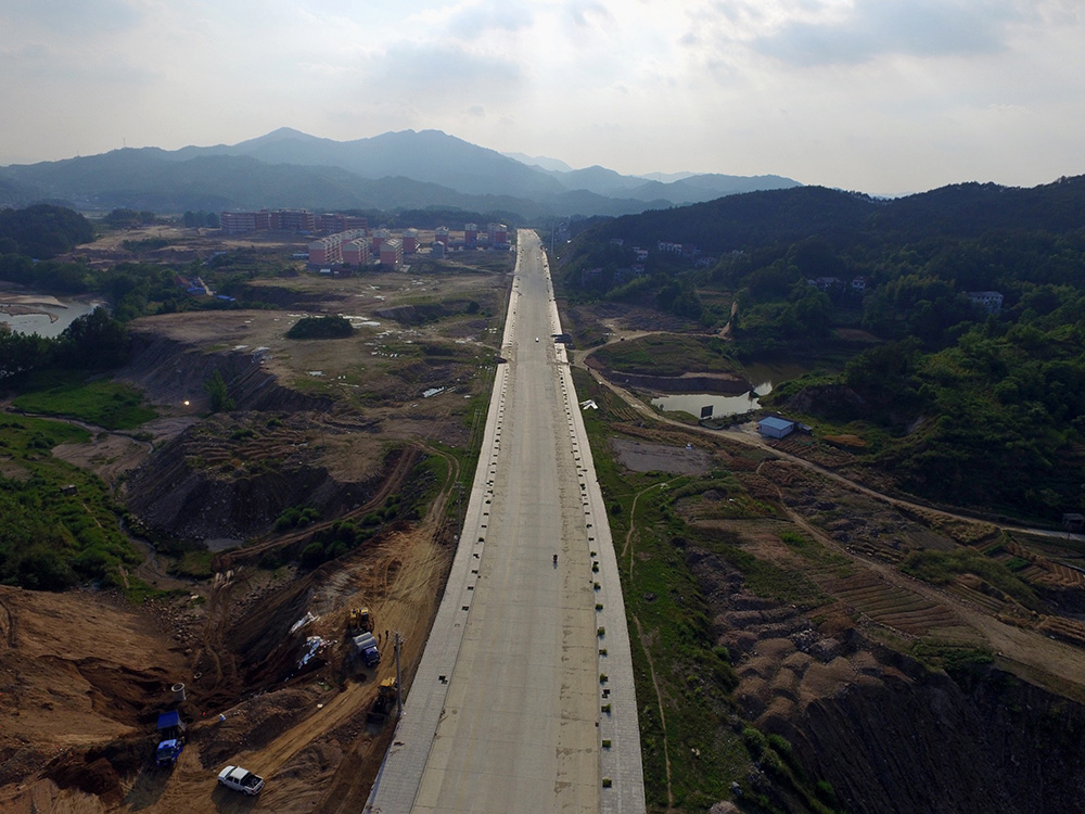英山時光隧道1.jpg